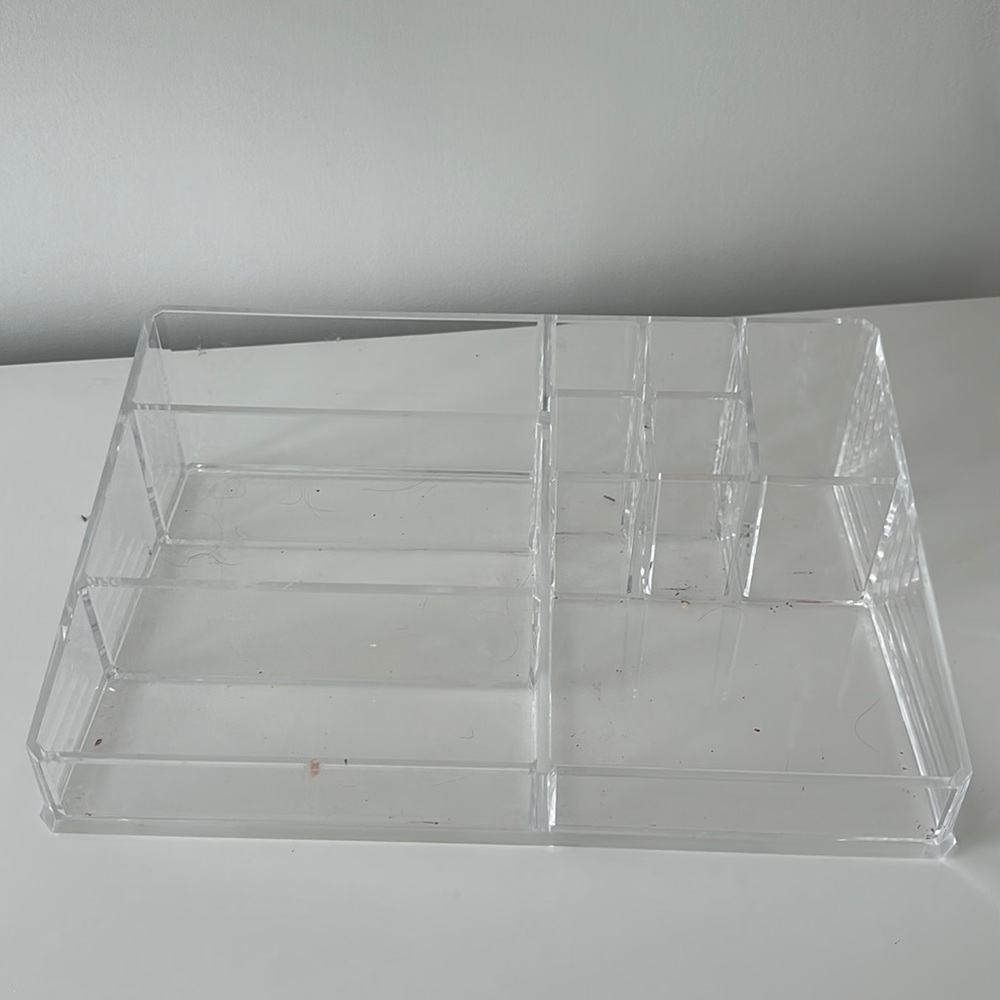 Makeup organizer acrylic